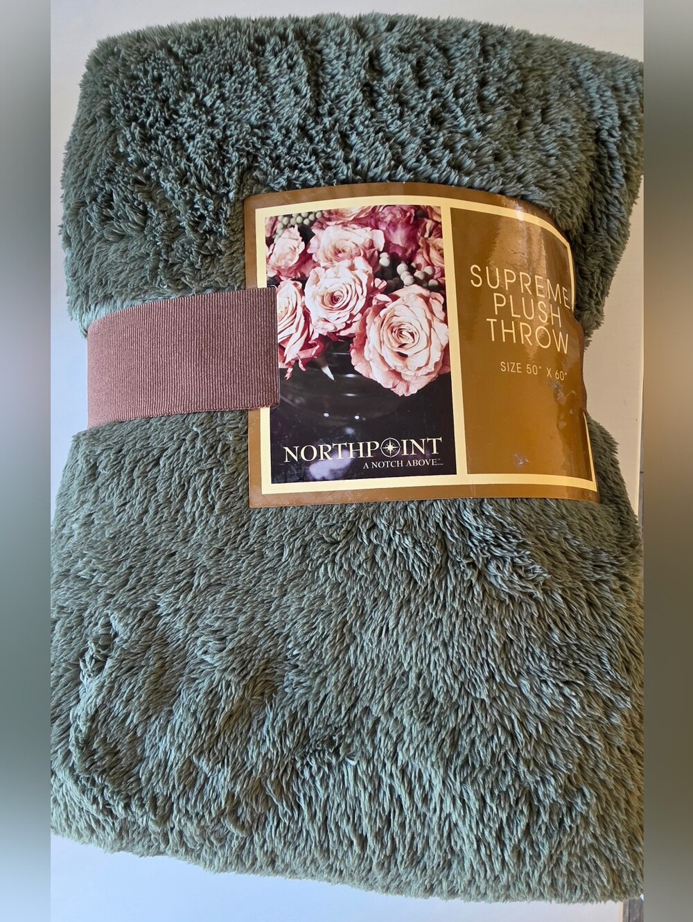 NWT ~ Northpoint Supreme Plush Throw - Sage Green ~ Size 50 x 60